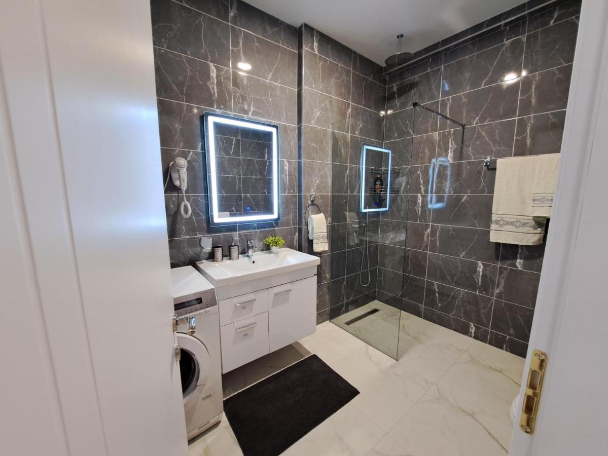 Mamani Apartments Saranda Bagian luar foto