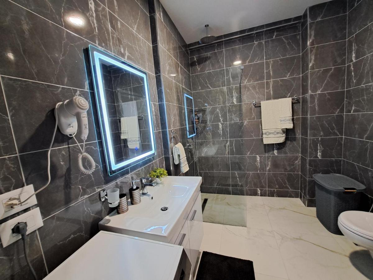 Mamani Apartments Saranda Bagian luar foto
